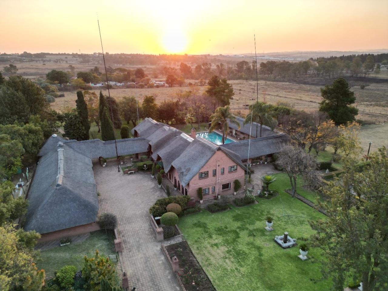 Owls Loft Guest House Midrand Exterior photo